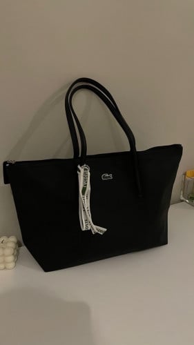 Lacoste black