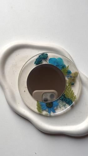 مرآة بالزهر الأزرق