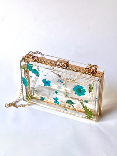 شنطة بالزهر مصنوعة يدويًا