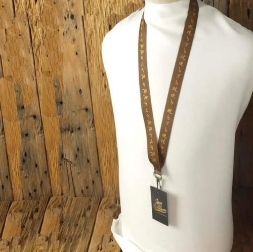 تعليقة بطاقة عمل بالنقوش النبطية