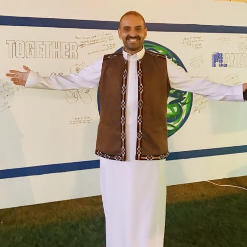 سديري جاكار مع تطريز