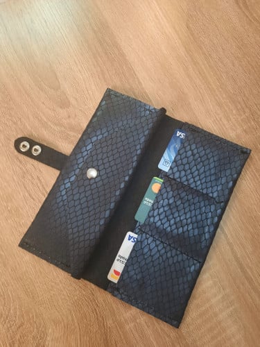 محفظة فاخره بطاقات وجوال جلد طبيعي ايطالي صناعه يدوية