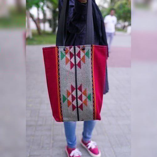 حقيبة يد نسائية بنقش سدو  موديل 2