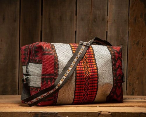 حقيبة فاخرة للسفر والرحلات من قماش السدو