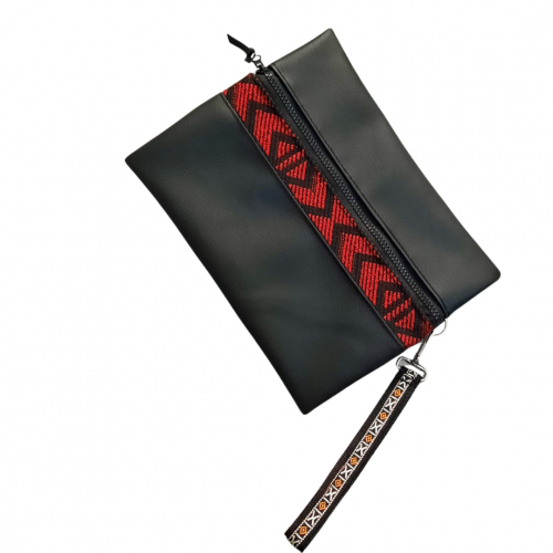 حقيبة باوتش