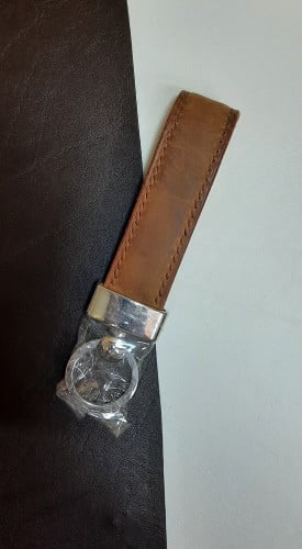 علاقة مفاتيح من الجلد الطبيعي الفاخر