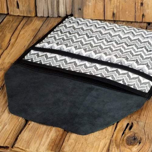 حقيبة لابتوب متوفره بمقاسين