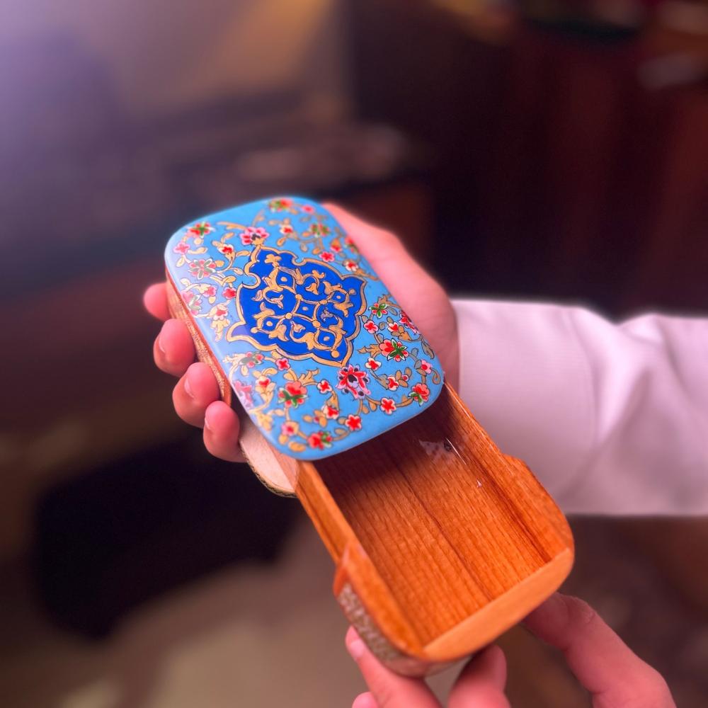 علب إيرانية عمل يدوي