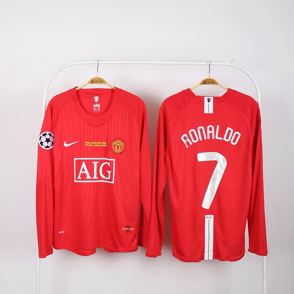 تيشيرت مانشيستر يونايتد نسخة نهائي 2008 كم طويل مع شعار الأبطال بطباعة رونالدو