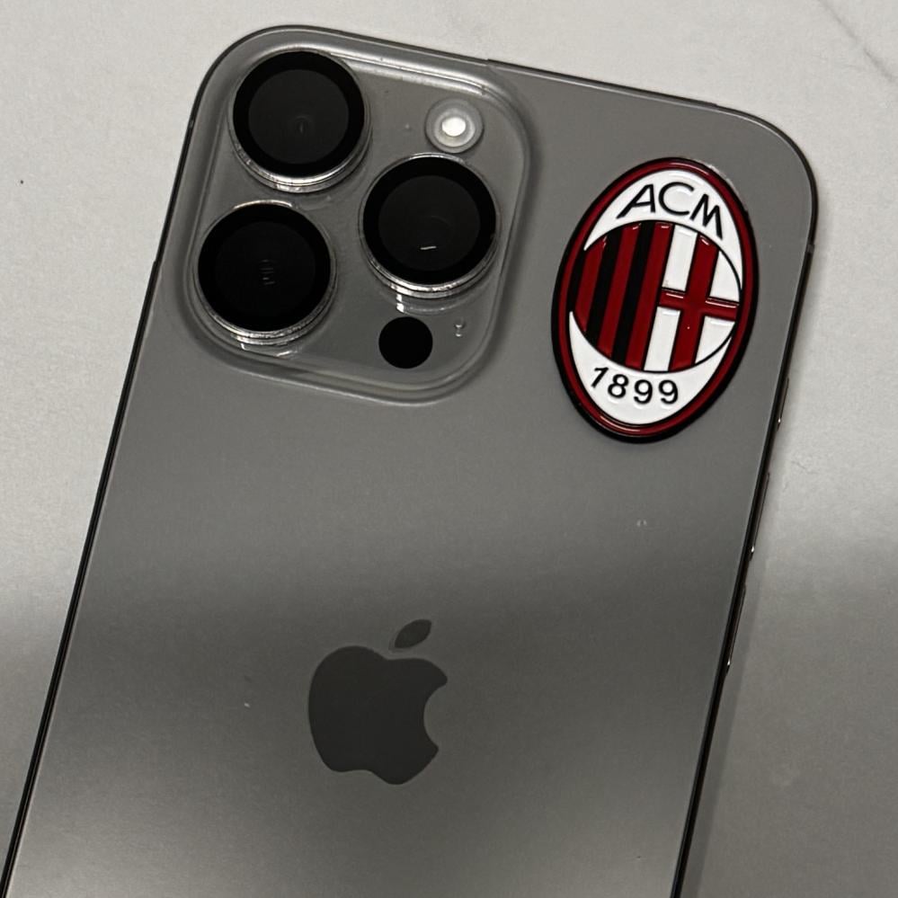 ملصق معدني بشعار اي سي ميلان