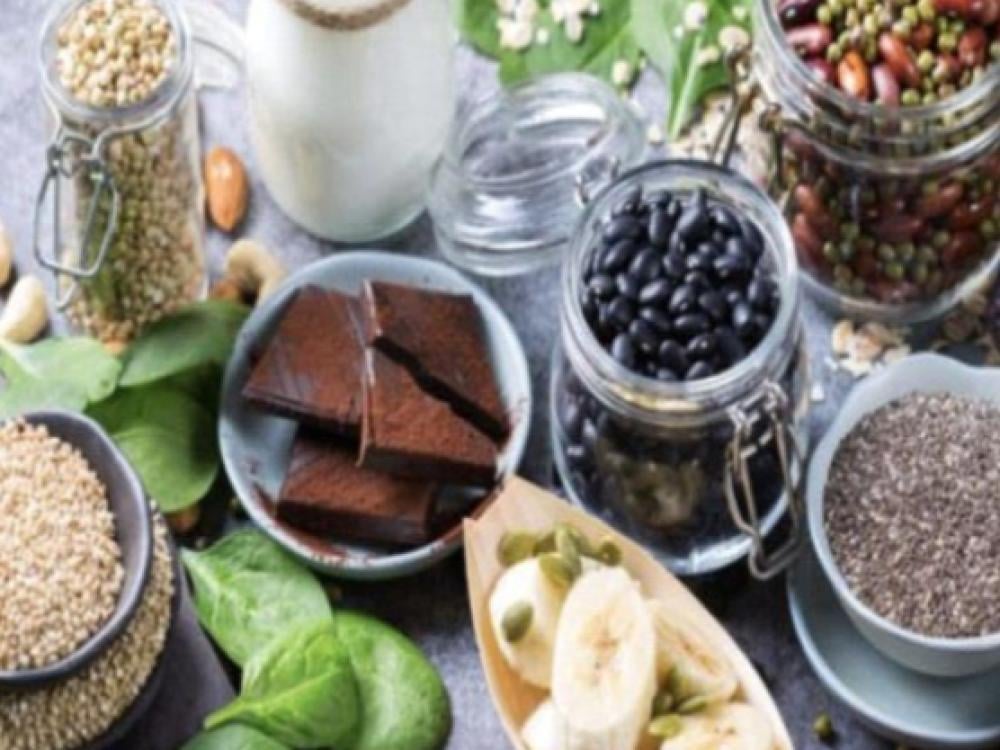 الأطعمة الغنية بالكولاجين لتحسين مرونة الجلد وصحته