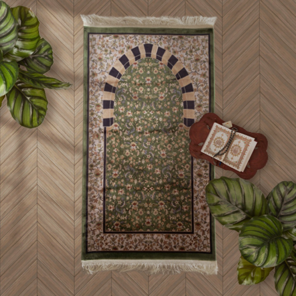 THE ELEGANT ALRAWDA FAMOUS PRAYER RUG