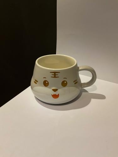 Gray cat cup