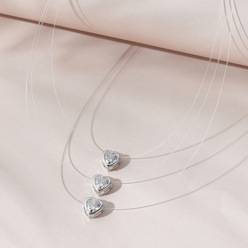 قلاده سلسله بسيور شفافه 3 طبقات قلب لون ففضي