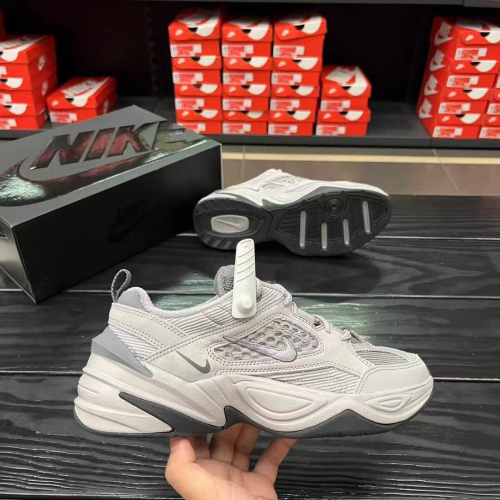 حذاء Nike Tekno