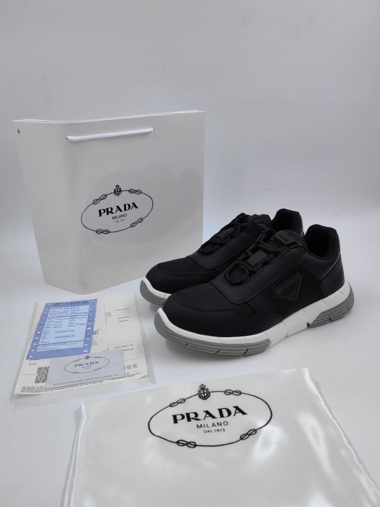 حذاء برادا Prada