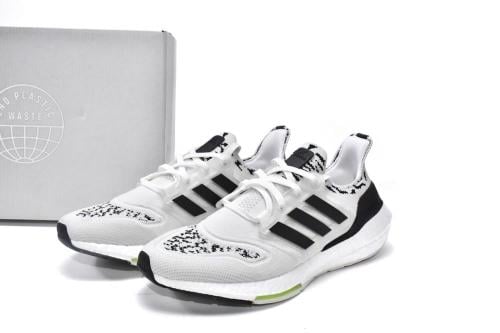 حذاء Adidas UltraBoost 22