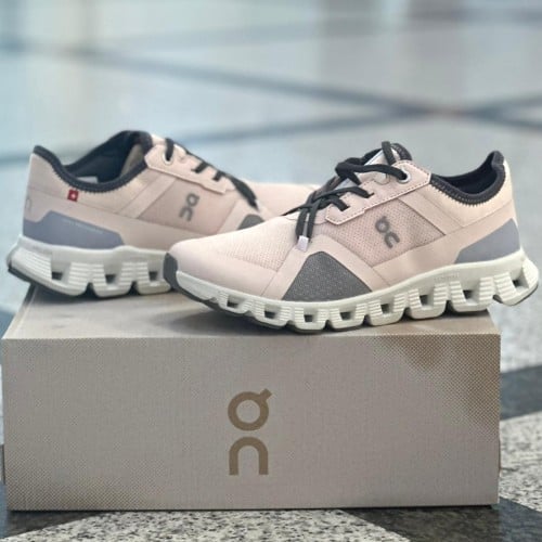 حذاء On Running cloud