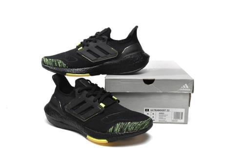 حذاء Adidas UltraBoost 22