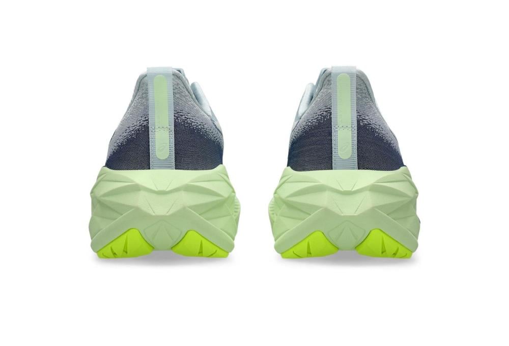 حذاء ASICS Novablast 4