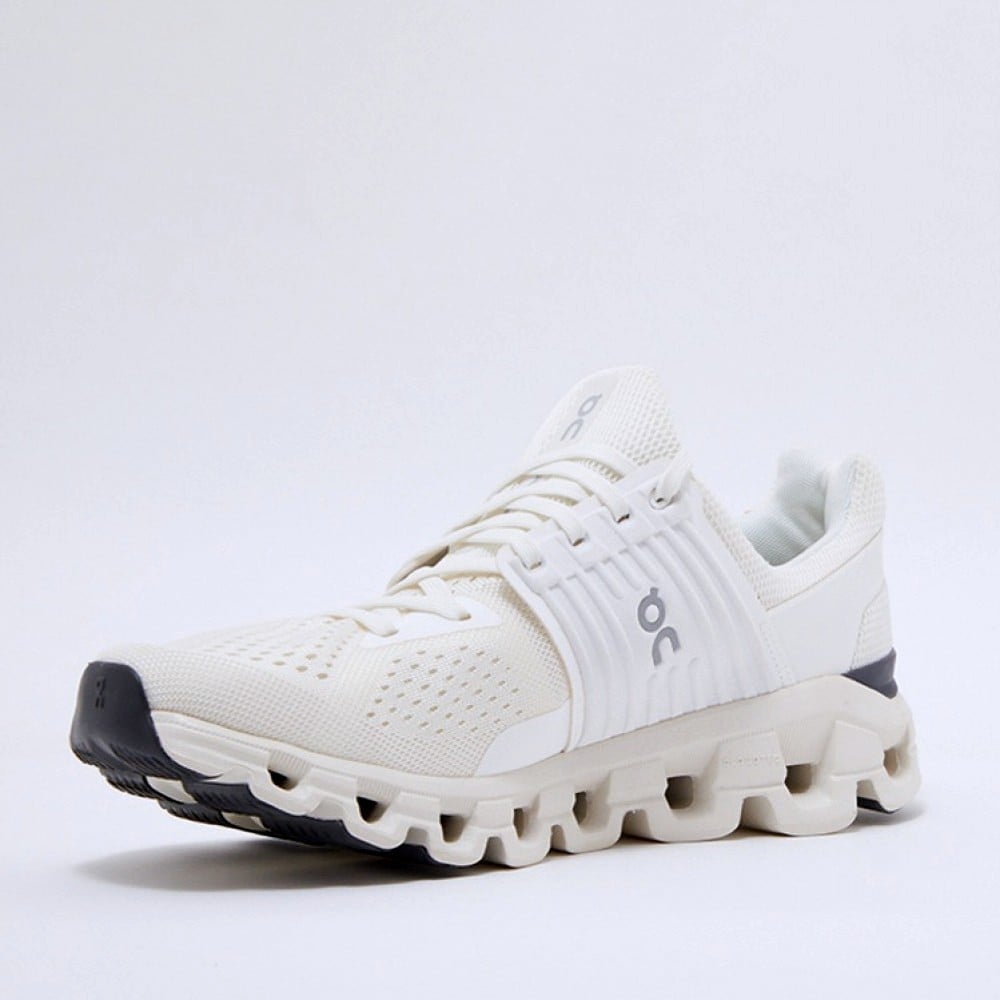 حذاء On Running cloud