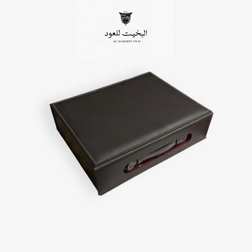 شنطة مميزه من الجلد الايطالي( أوقية+٢ عطر)