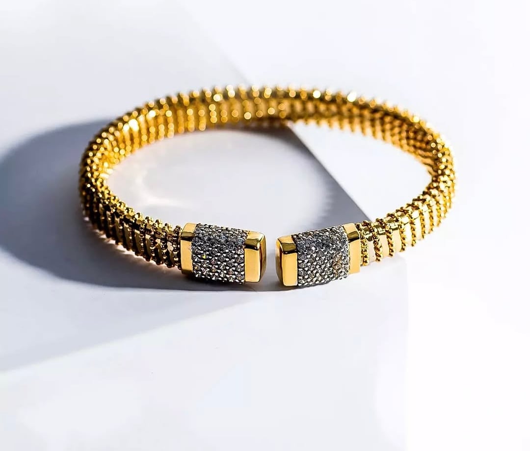 الأساور "الواقفة"