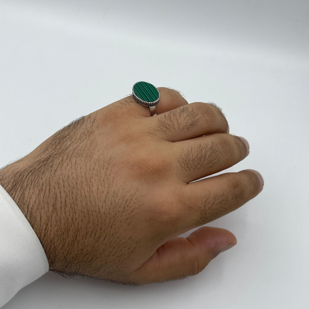 خاتم أخضر مميز عيار 925 من حجر الأونيكس