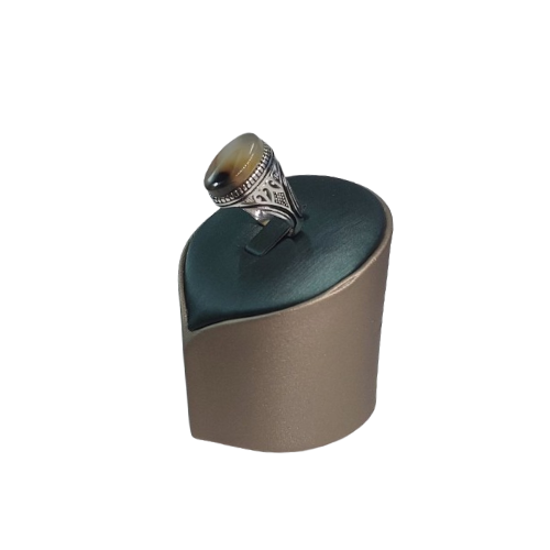 خاتم فضة متوج بالعقيق البرازيلي