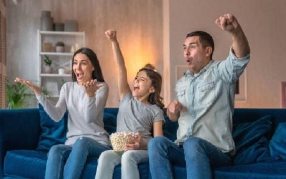 كيف تختار اشتراك IPTV المناسب لجهازك؟ | دليل المستخدم الذكي