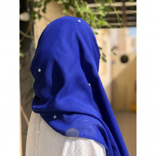 طرحه بوال لون نيلي مع لؤلؤ منثور