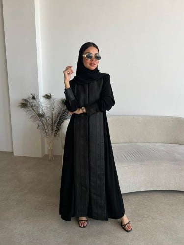 عباية ( الهنوف ) كريب اسود مع جاكار