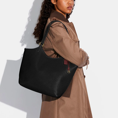 كوتش | Day Tote Bag