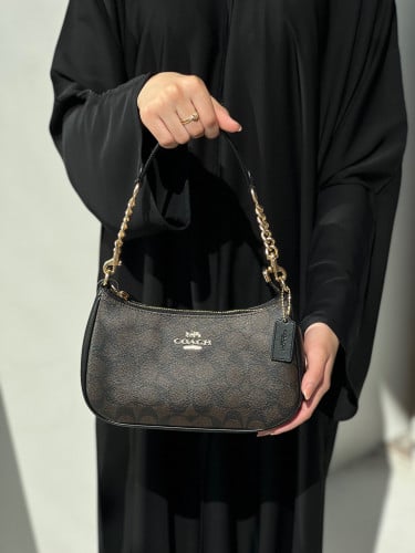 كوتش | Teri Shoulder Bag In Signature Canvas