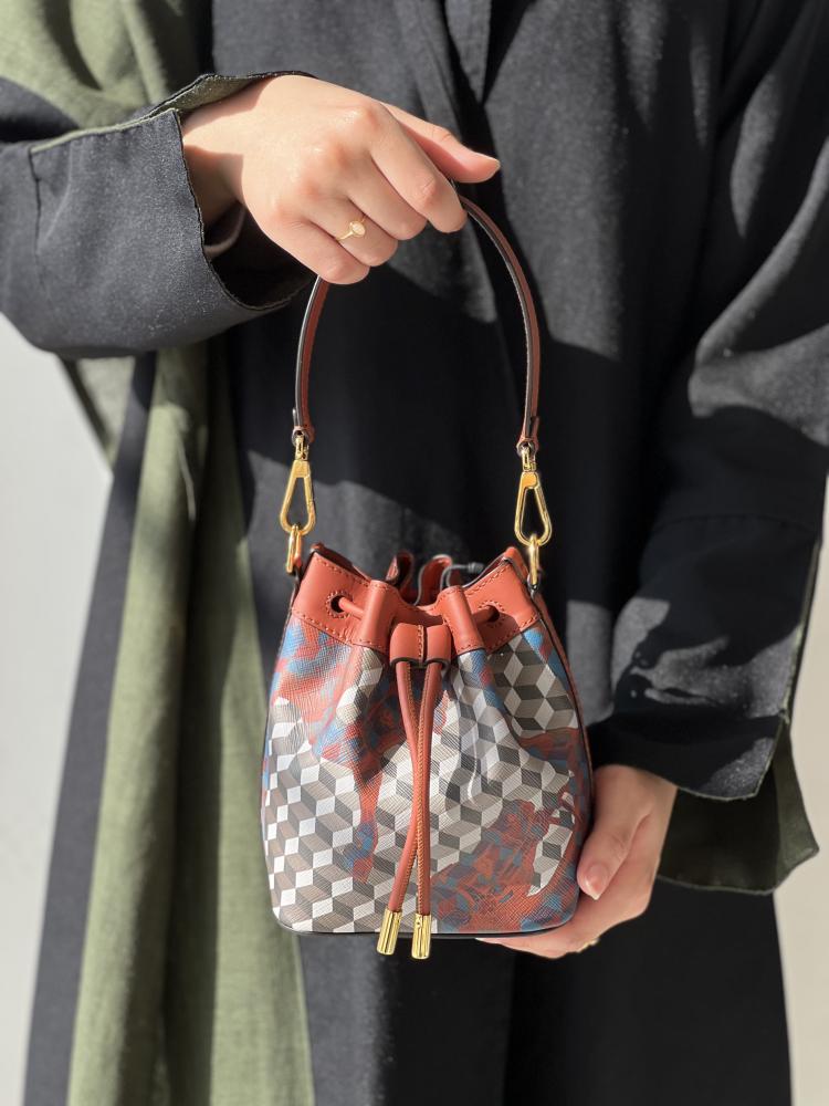 لوب نوير | MICRO BUCKET BAG Cheval Brown/Brandy