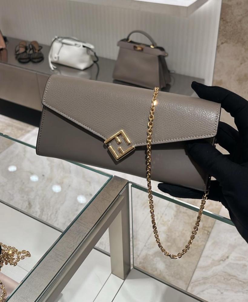 فندي | FF Diamonds Continental With Chain