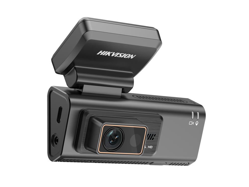 داش كام V300 من Hikvision للسيارات | 3 كاميرات أمامية و خلفية وداخلية