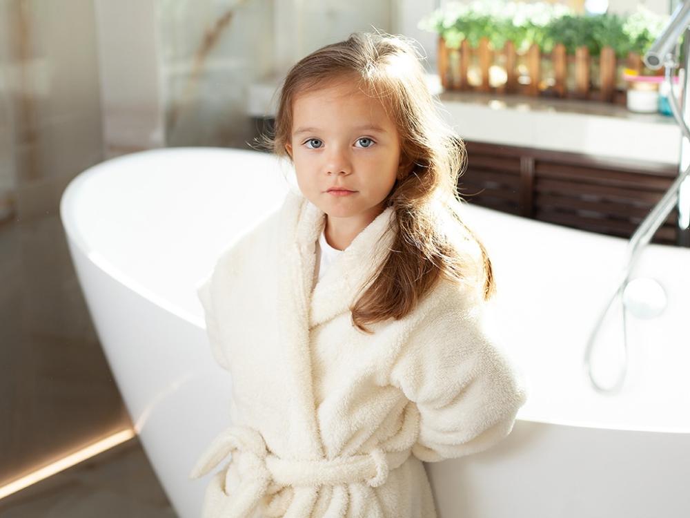 أفضل أرواب شتوية للأطفال – دفء وأمان بعد الاستحمام