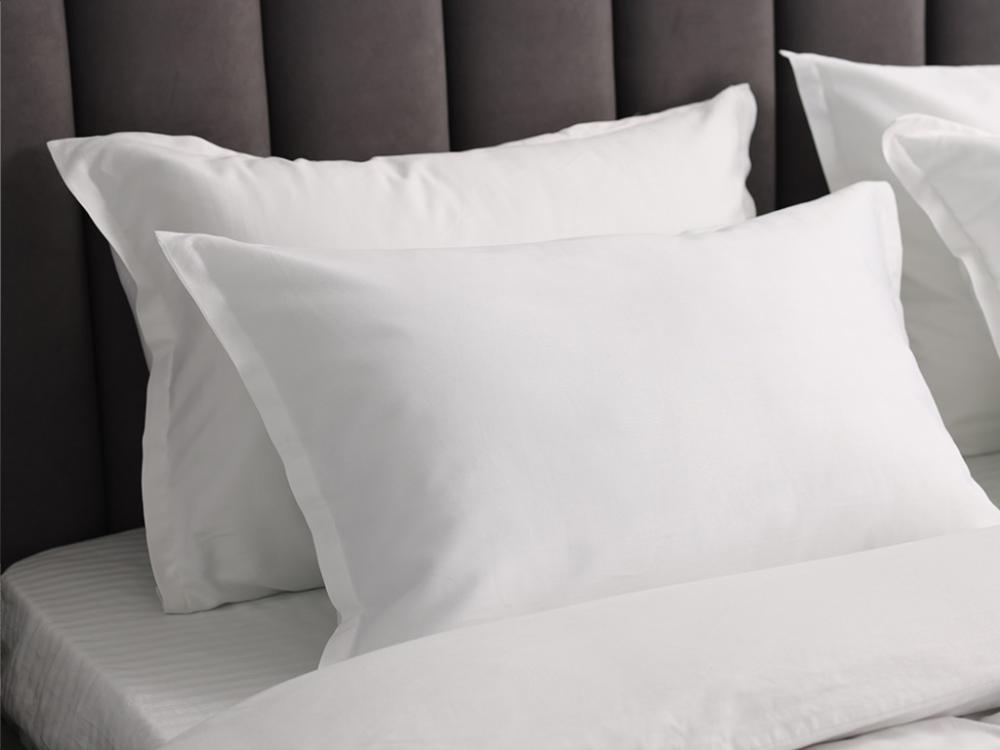 مخدات فندقية