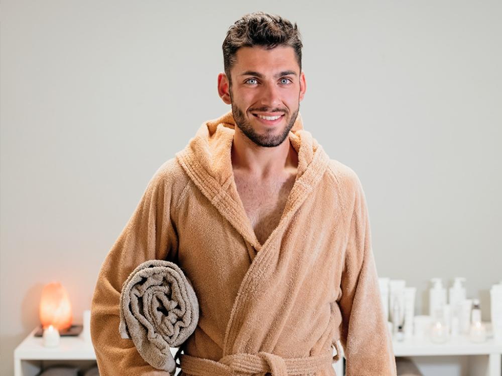 أرواب رجالية شتوية – فخامة ودفء بعد كل استحمام