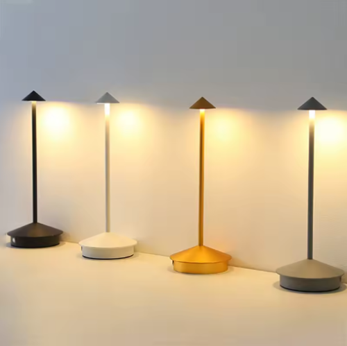 مصباح طاولة LED قابل للشحن مع استشعار اللمس