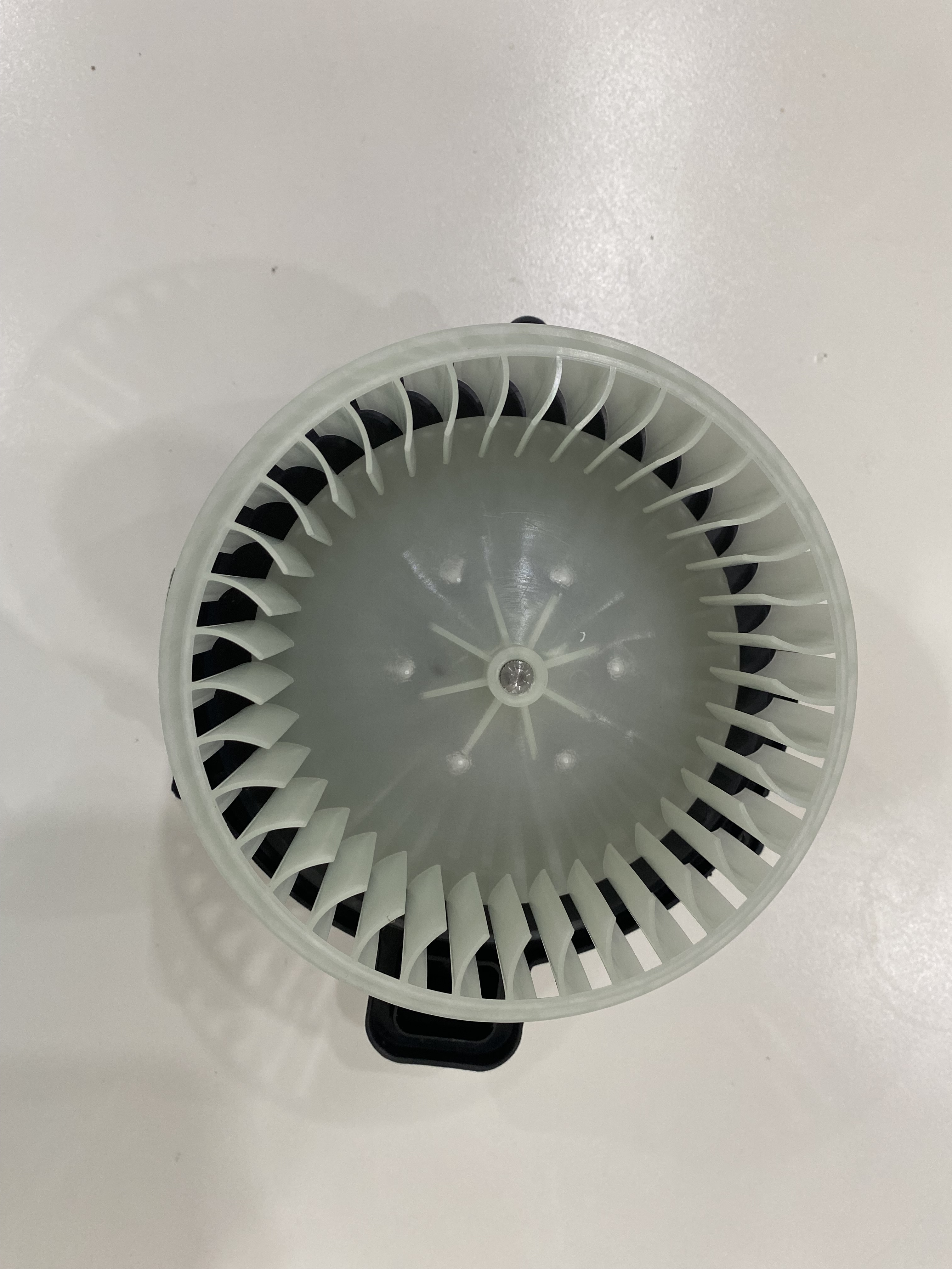 مروحة مكيف ( الطبلون ) فورد فيوجن & ميلان 2010-2012FORD FUSION 2010-2012MERCURY MILAN 2010-2011
