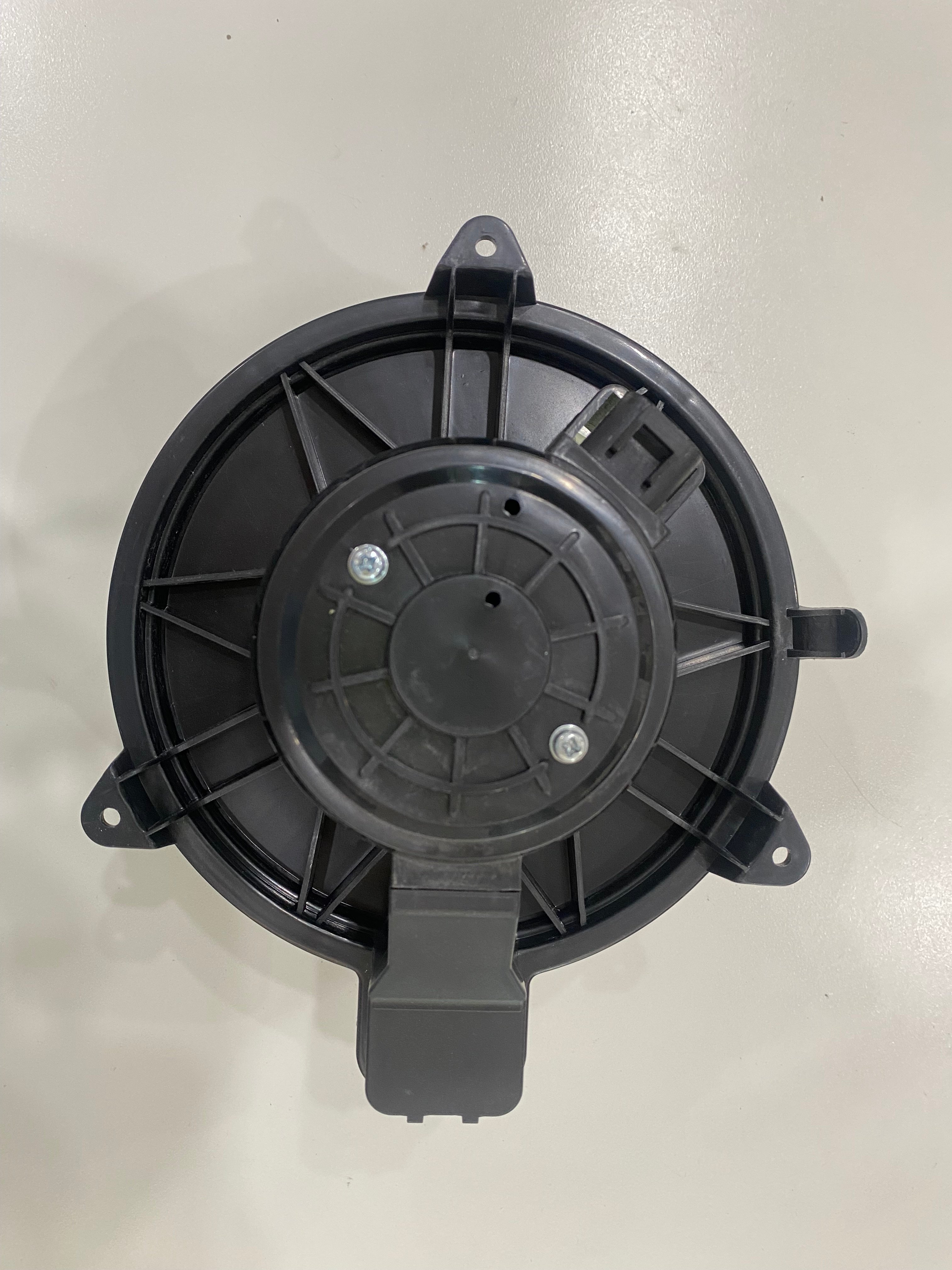 مروحة مكيف ( الطبلون ) فورد فيوجن & ميلان 2010-2012FORD FUSION 2010-2012MERCURY MILAN 2010-2011