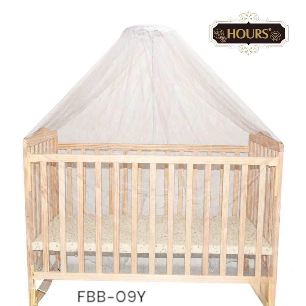 سرير خشبي للاطفال بلونين ابيض والبيج تصميم آمن ومريح