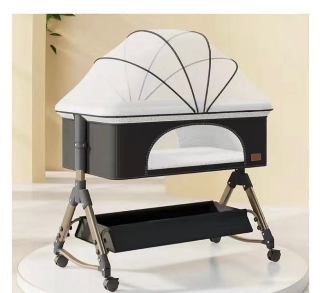 سرير نوم اطفال قماش هزاز لون أسود وعسلي بتصميم رائع