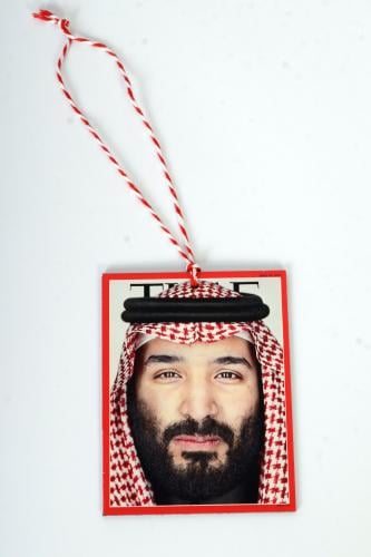 ثلاث تعليقات بالوان مختلفة من اختيارك