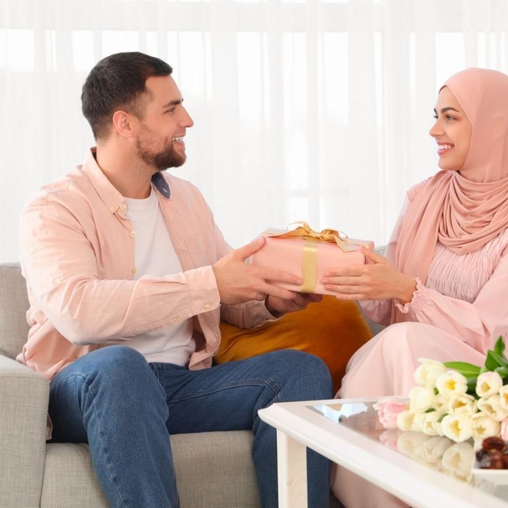 ماذا أشتري هدية لزوجتي؟