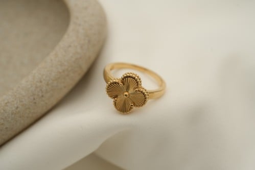 خاتم تصميم عالمي عيار 18