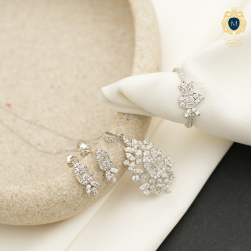 نص طقم عيار 18