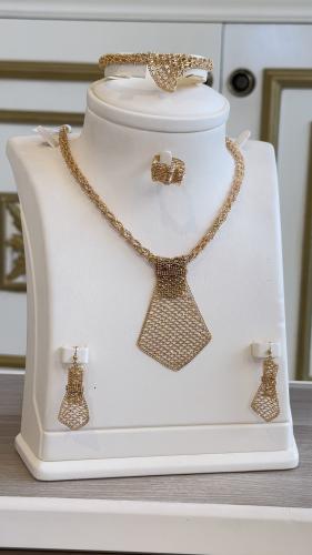 طقم البقشي عيار 21